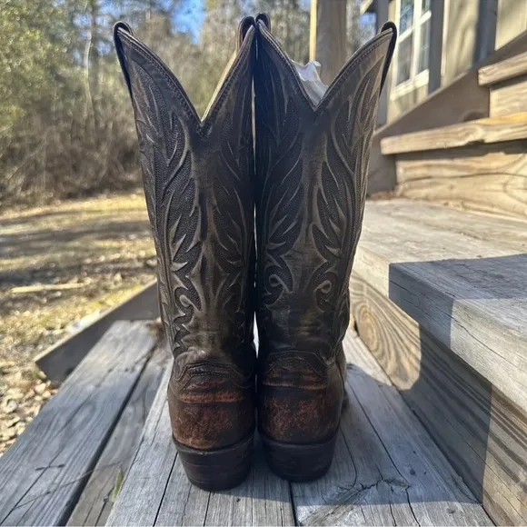Justin Boots Brown Cowboy Western Boots with Intricate Stitching