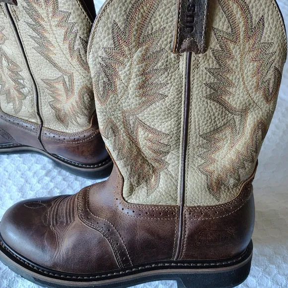 Justin Superintendent Work Boots, Size 10 1/2 D, Color Is Brown.