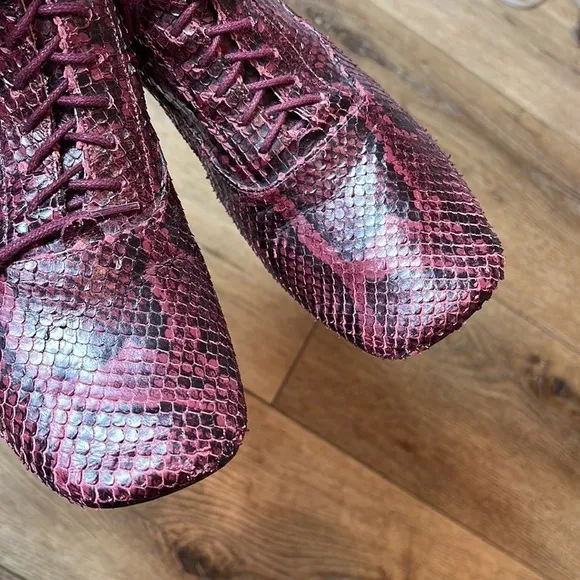 Kate Spade Lake Maroon Snake Embossed Lace Up Boots Size 10M