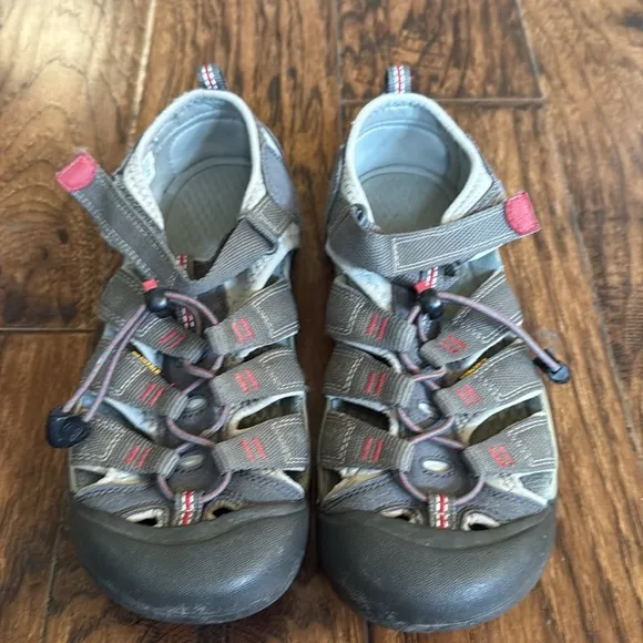 Keen Gray/Red outdoor sandals, men’s 5 and women’s 7
