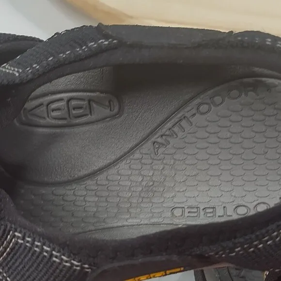 Keen Newport H2 Waterproof Outdoor Sandals Black 1001907 Men US 10.5