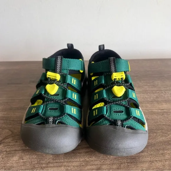 KEEN Newport H2 Youth Sandal Size 1 #498A