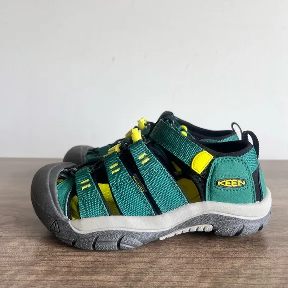KEEN Newport H2 Youth Sandal Size 1 #498A