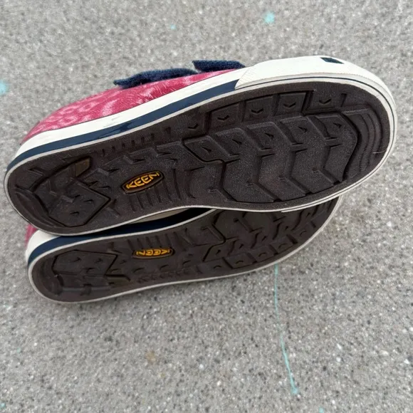 Keen Sula Slip On Shoes unisex preloved size 13 outdoor little kids straps