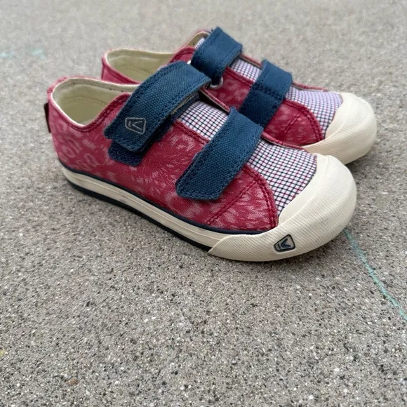 Keen Sula Slip On Shoes unisex preloved size 13 outdoor little kids straps