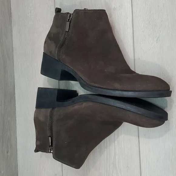 Kenneth Cole NY Womens Dara Ankle Suede Booties shoes sz 10M
