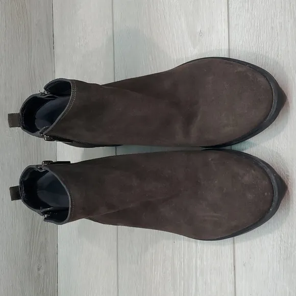 Kenneth Cole NY Womens Dara Ankle Suede Booties shoes sz 10M