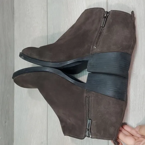 Kenneth Cole NY Womens Dara Ankle Suede Booties shoes sz 10M