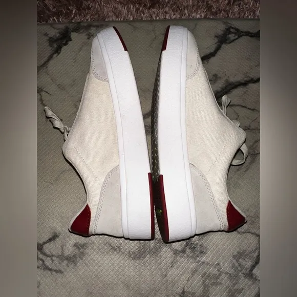 Kizik White Sneakers slip on sneakers wide width shoes M 8 wide W 9.5 wide