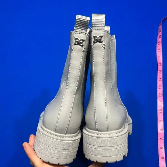 Laguna lugged sole Chelsea boots