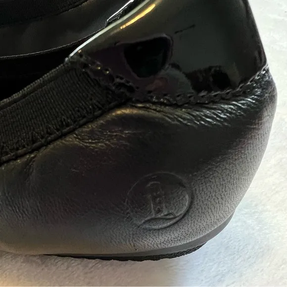 Lands End woman’s comfort elastic slip on ballet flat shoes size 8D EUC