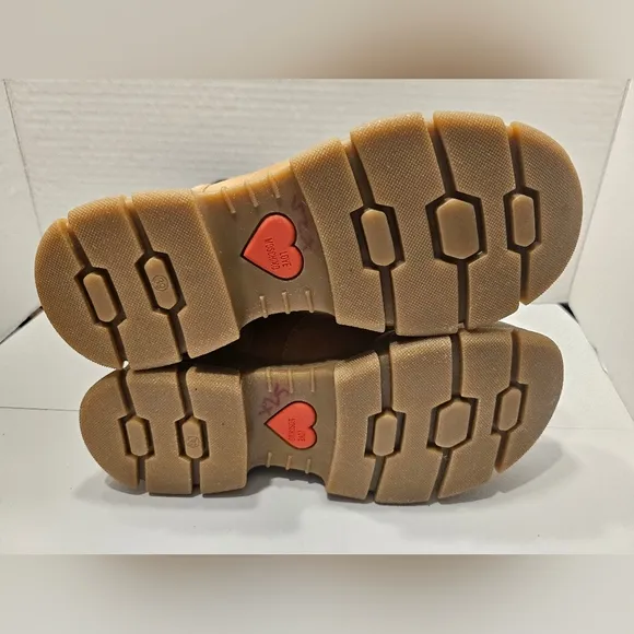 Love Moschino Tan Boots New High-Top Design and Sturdy Sole. Bangladesh sz 39.