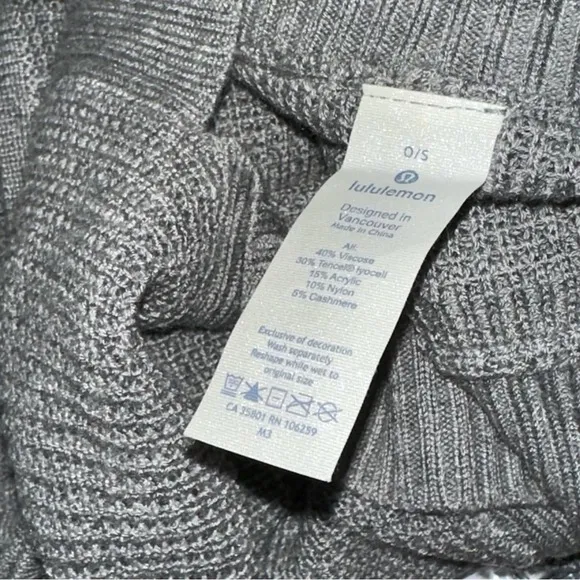 Lululemon - Forward Flow Poncho, in light gray, O/S, EUC, Cashmere blend