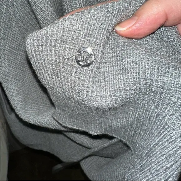 Lululemon - Forward Flow Poncho, in light gray, O/S, EUC, Cashmere blend