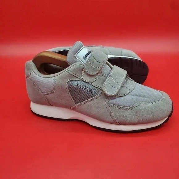 MacGregor Athletic Velcro Shoes Sneaker Men Size 6.5 Wide Suede Grey