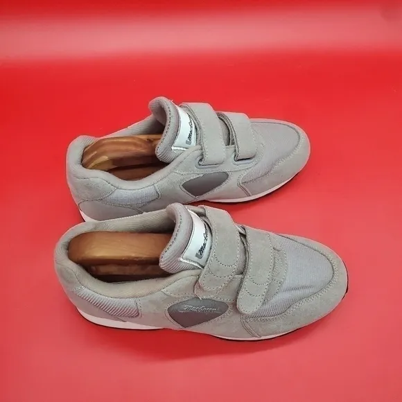 MacGregor Athletic Velcro Shoes Sneaker Men Size 6.5 Wide Suede Grey