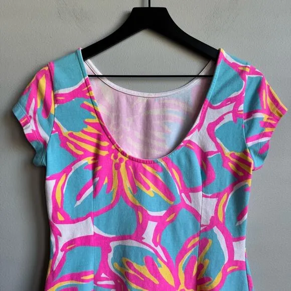 Mahi Gold Addie Dress in Let’s Luau Flamingo Pink (Medium)