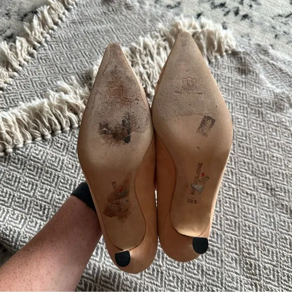 Manolo Blahnik Fiorix Laser Cut Peach Suede Pointed Toe Heels | Size 38.5/ 8.5