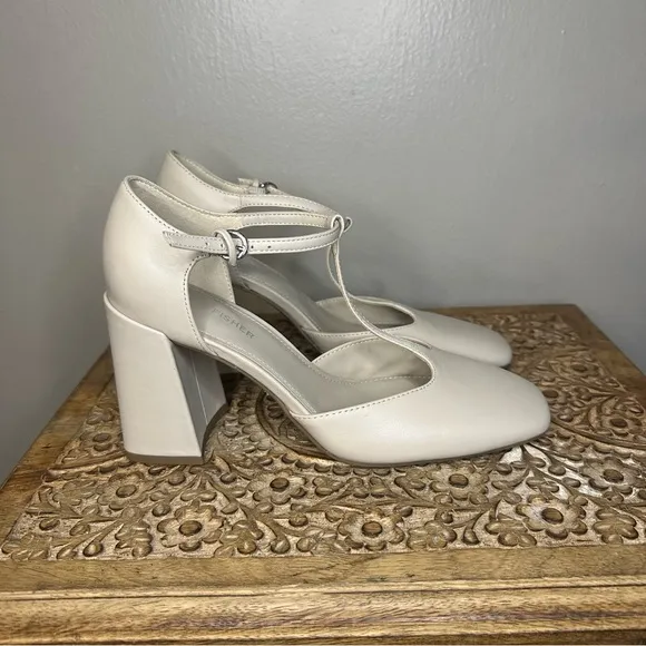 Marc Fisher Cyrene Cream T-Strap Block Heel Shoes Sz 8