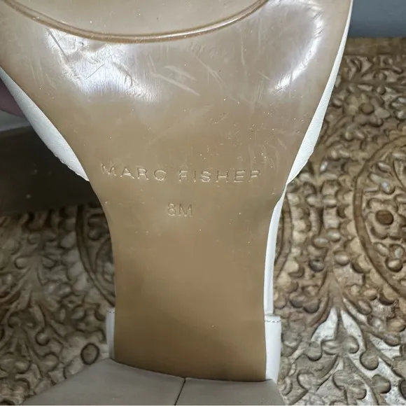 Marc Fisher Cyrene Cream T-Strap Block Heel Shoes Sz 8