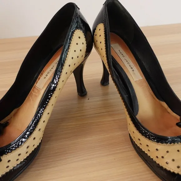 MARC JACOBS Shoes 38.5 Pump Heels Leather Oxford 7.5 Y2K Preppy Two Tone ITALY