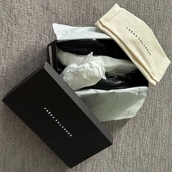 MARIE SLINGBACK POINT FLAT | Freda Salvador