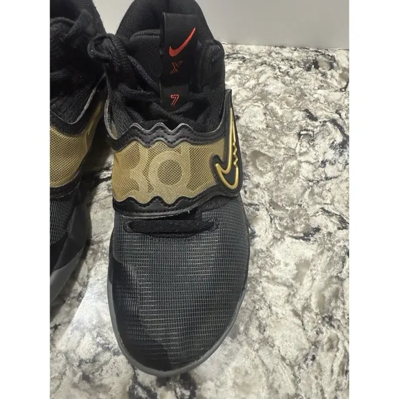 Men Nike KD Trey 5 X Basketball Shoe 9.5 Sneaker Black/Metallic Gold DD9538-010