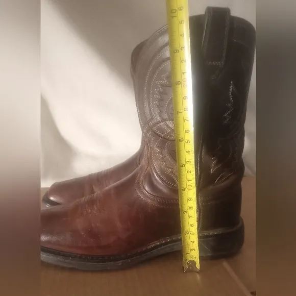 Men's ARIAT Work Soft toe Size US 6- Style #10042412.