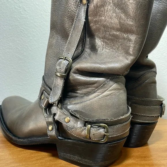Men’s Frye 1873 Gray Leather Harness Motorcycle Square Toe Boots Mens 8.5D