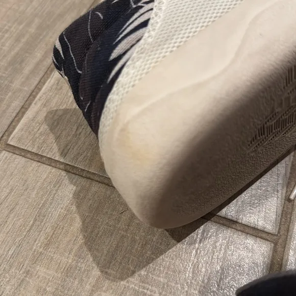 Men's White and Brown Casual Shoes