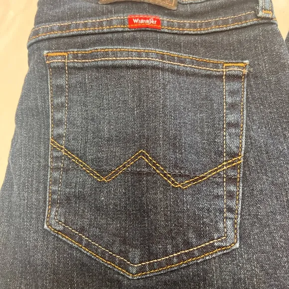 Men’s Wrangler Relaxed Boot Jeans size 33x32