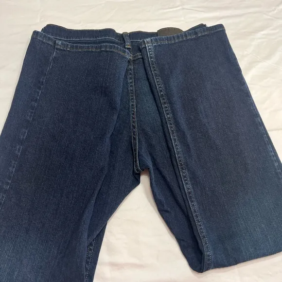 Men’s Wrangler Relaxed Boot Jeans size 33x32
