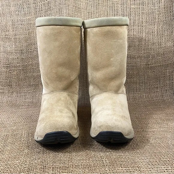 Merrell Boots Natural Shearling Winter Slip On  Size 6.5