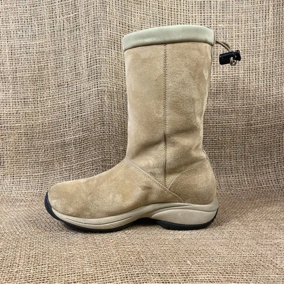 Merrell Boots Natural Shearling Winter Slip On  Size 6.5