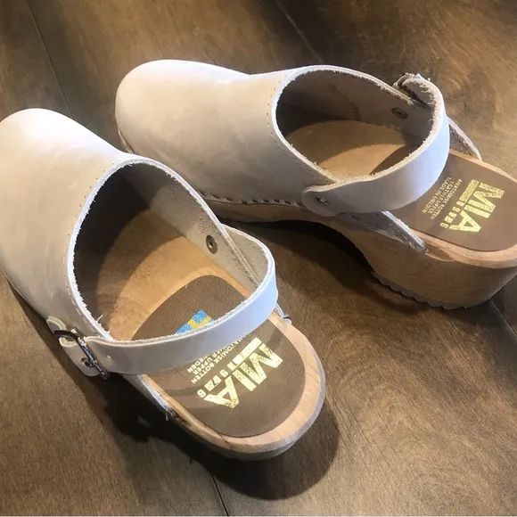 MIA Alma' Clog NWOT