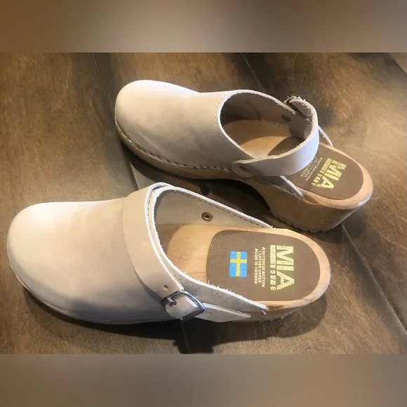 MIA Alma' Clog NWOT