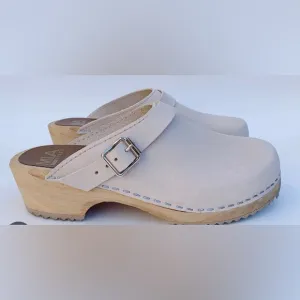 MIA Alma' Clog NWOT