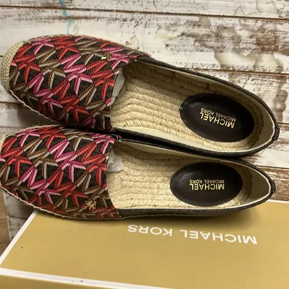 Michael Kors nib MK logo brown pink tan premium textile slip on flats espedrille