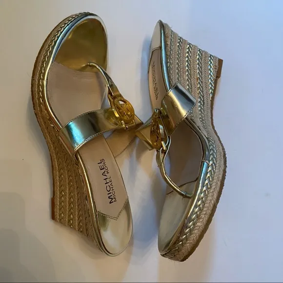 MICHAEL KORS SHOES NEW WEDGE GOLD FAUX LEATHER TAN ROPE SIDES SIZE 7.5