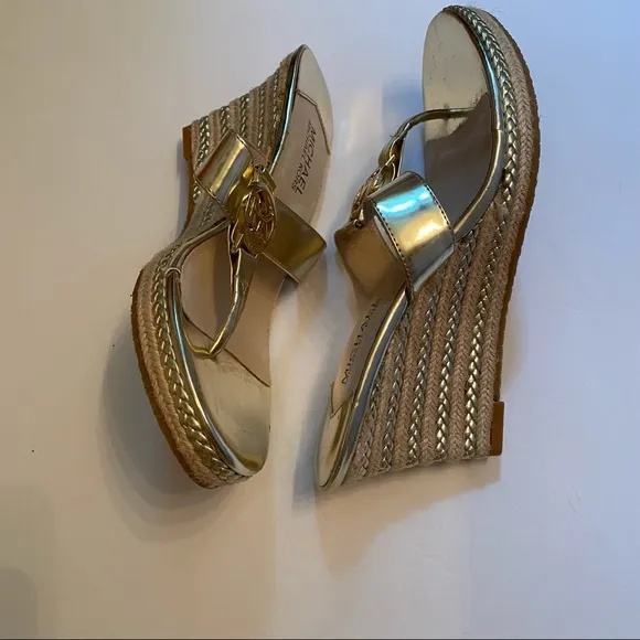MICHAEL KORS SHOES NEW WEDGE GOLD FAUX LEATHER TAN ROPE SIDES SIZE 7.5