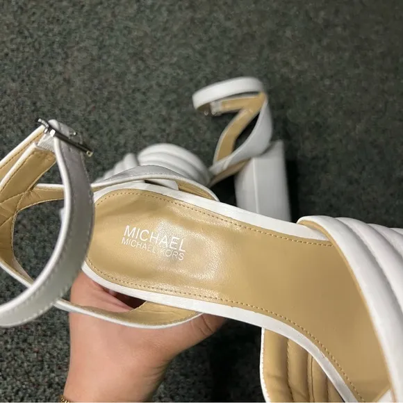 MICHEAL KORS White Neutral Royce Quilted Leather Platform Sandal Heels Shoes 7.5