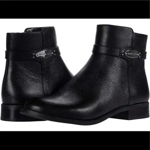 Micheal Kors🎈Finley flat boots black 9