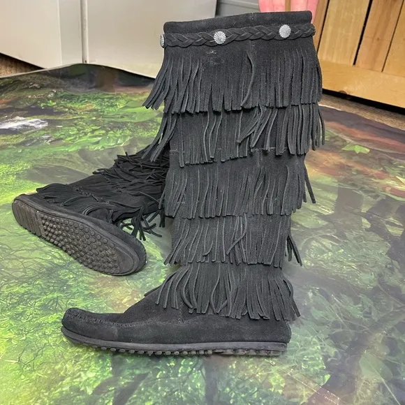 Minnetonka Womens 5-Layer Fringe Tall Boots 7 Black Soft Suede Moc Zip Flat Sz 8