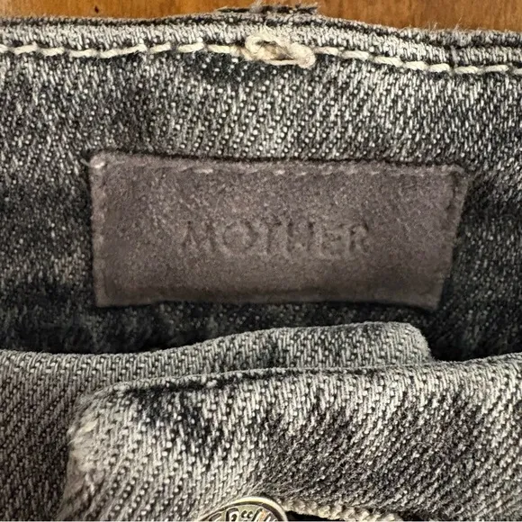 Mother High Waisted Looker Ankle Chew Jeans Scene Of The Crime Gray Distressed