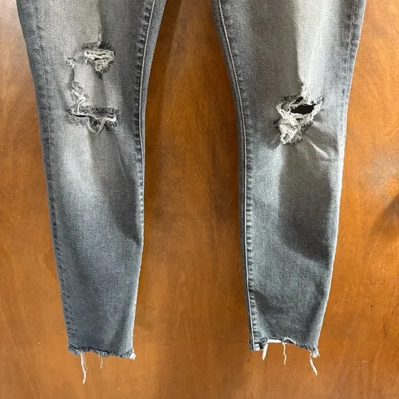 Mother High Waisted Looker Ankle Chew Jeans Scene Of The Crime Gray Distressed