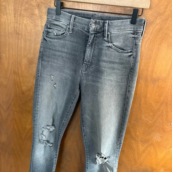 Mother High Waisted Looker Ankle Chew Jeans Scene Of The Crime Gray Distressed