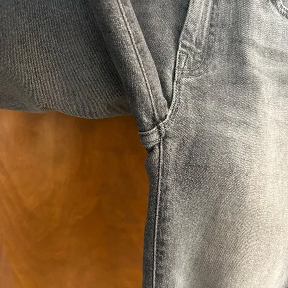 Mother High Waisted Looker Ankle Chew Jeans Scene Of The Crime Gray Distressed