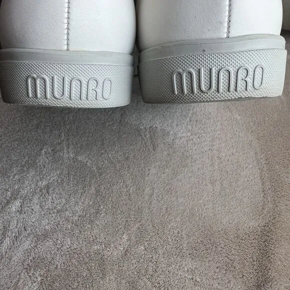 Munro Gabbie White Silver Metallic Printed Leather Sneakers Women 9.5 M Side Zip