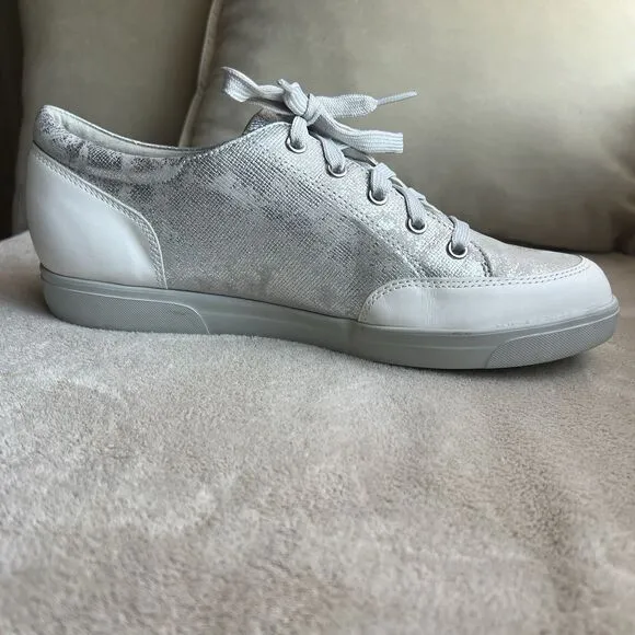 Munro Gabbie White Silver Metallic Printed Leather Sneakers Women 9.5 M Side Zip