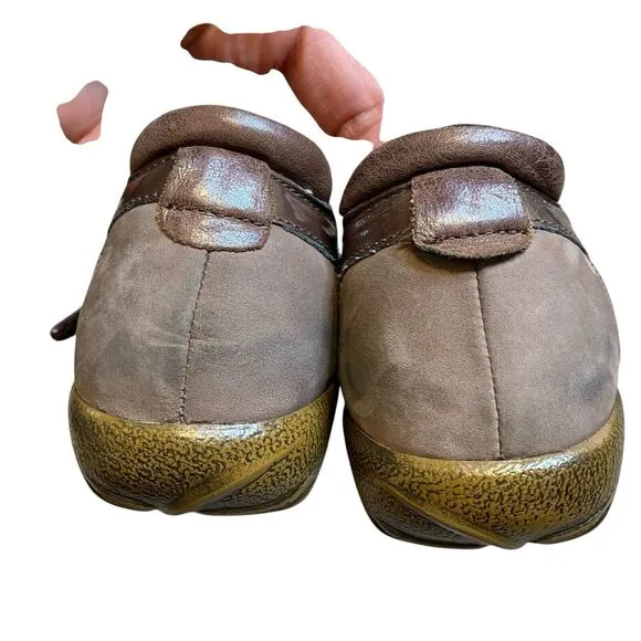 NAOT Kirei Mary Jane Flat Shoes Sz 9.5 EU 40 Brown Suede Leather Comfort Padded